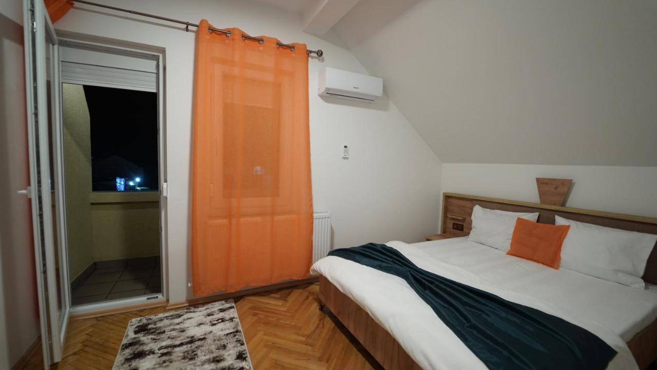 Madigan'S Hotel Kosovo Polje Exteriör bild