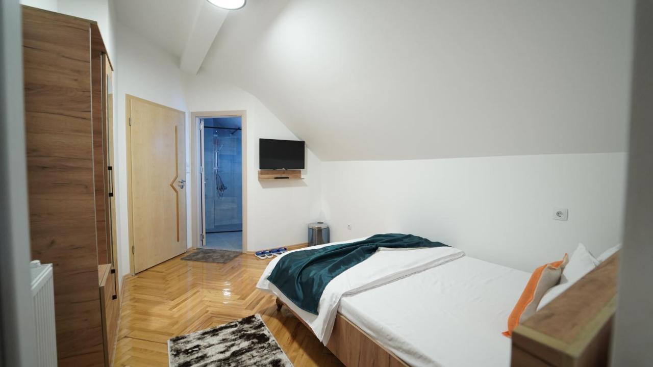 Madigan'S Hotel Kosovo Polje Exteriör bild