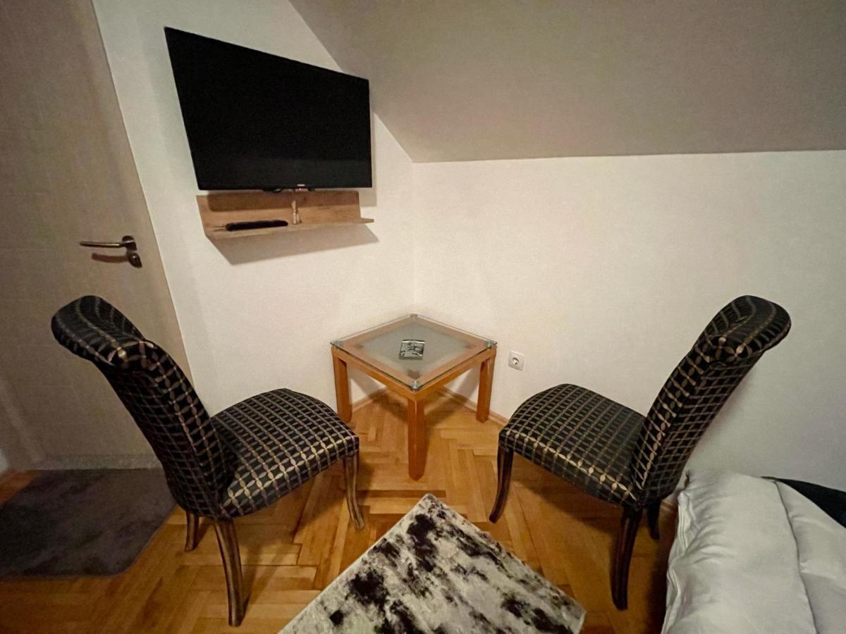Madigan'S Hotel Kosovo Polje Exteriör bild