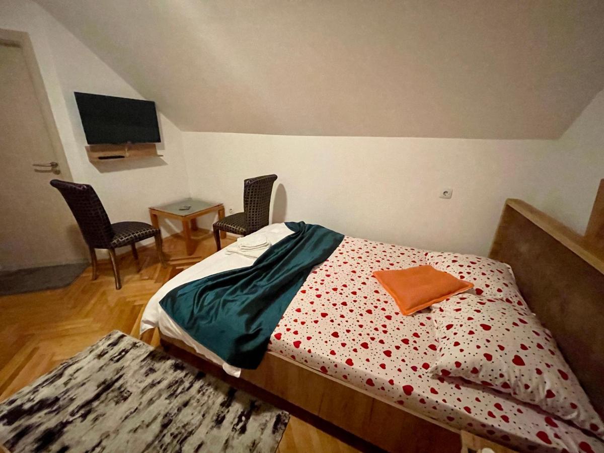 Madigan'S Hotel Kosovo Polje Exteriör bild
