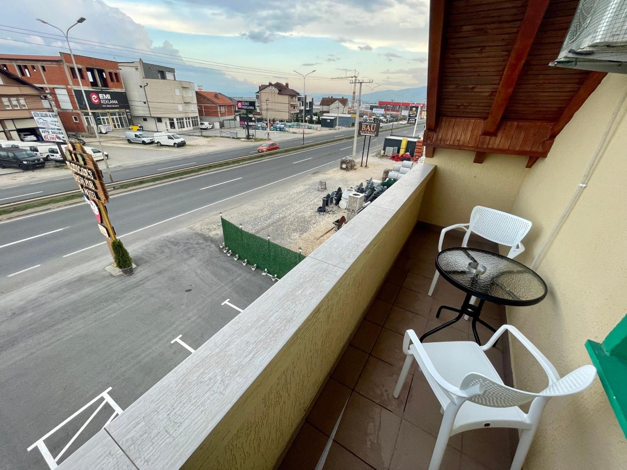 Madigan'S Hotel Kosovo Polje Exteriör bild