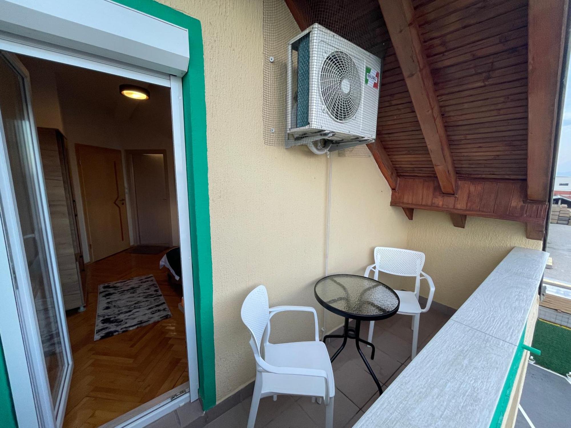 Madigan'S Hotel Kosovo Polje Exteriör bild