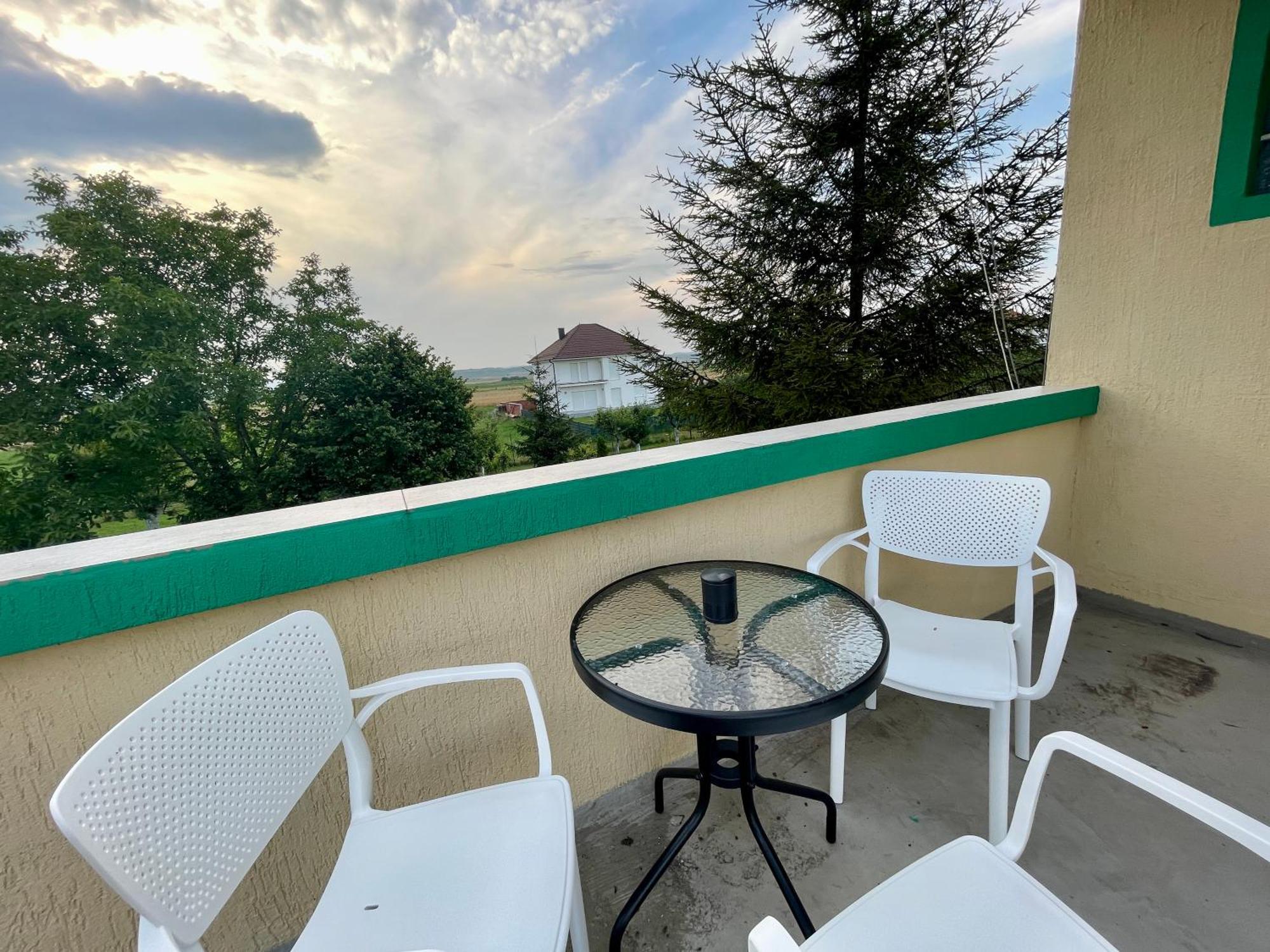 Madigan'S Hotel Kosovo Polje Exteriör bild