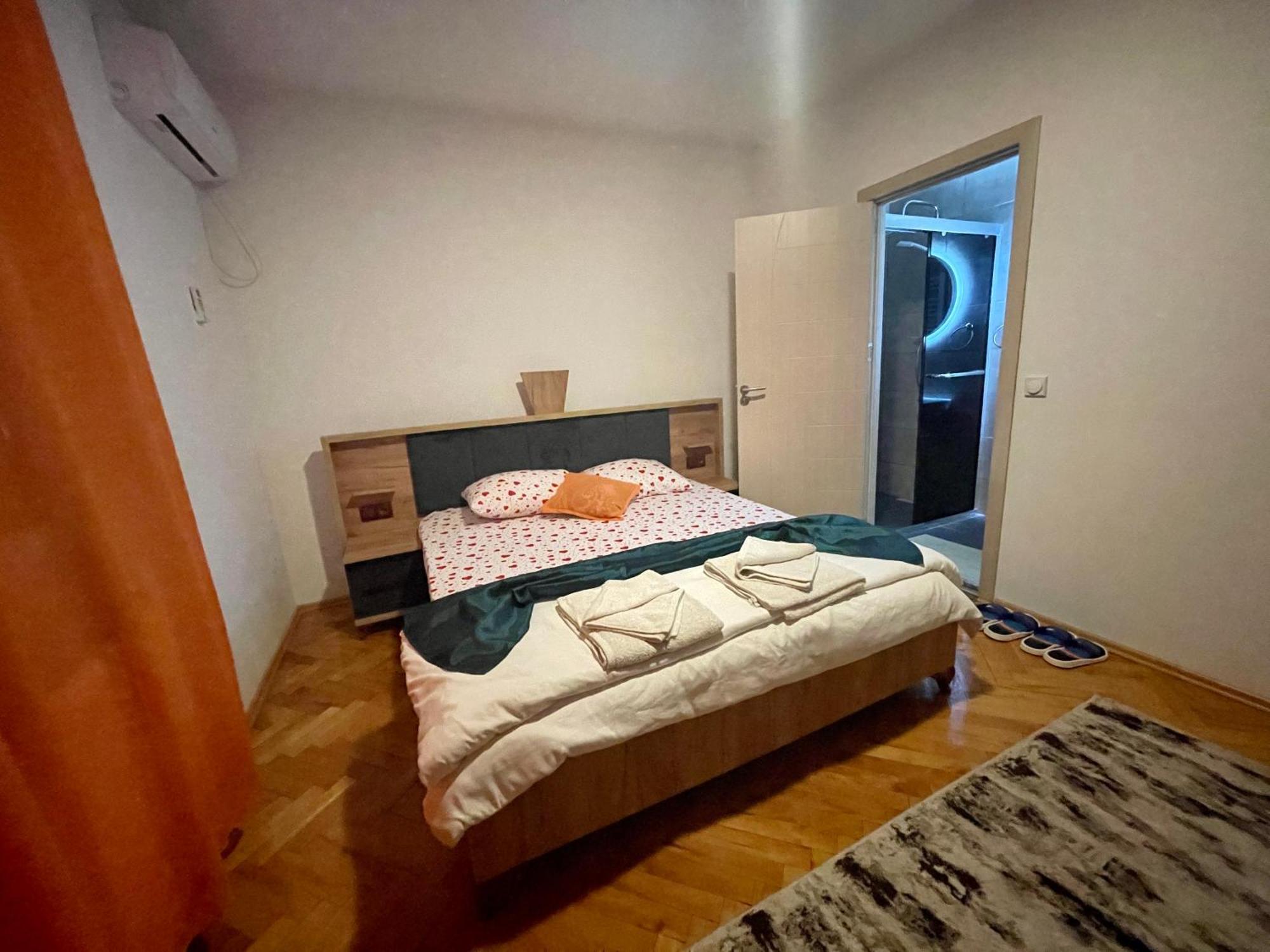 Madigan'S Hotel Kosovo Polje Exteriör bild