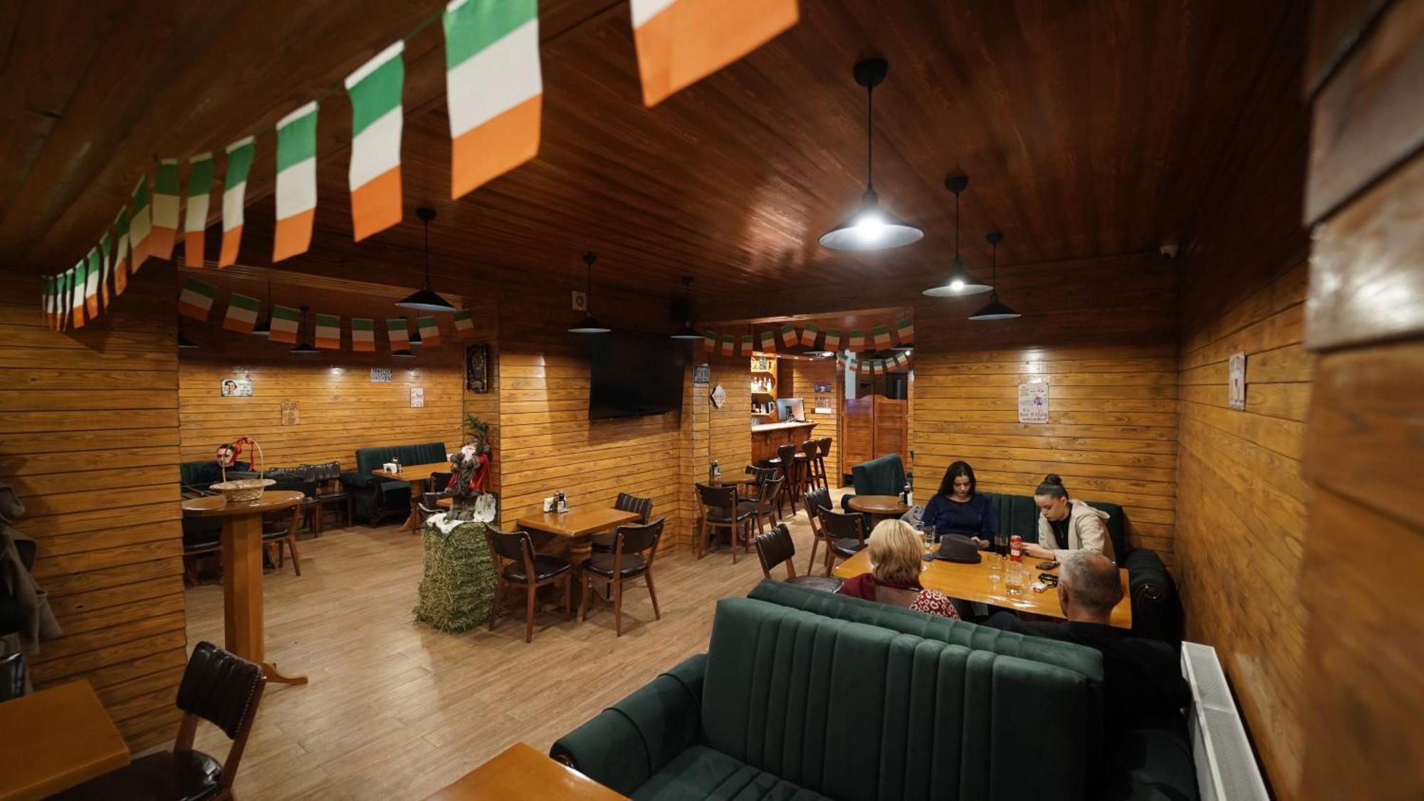Madigan'S Hotel Kosovo Polje Exteriör bild