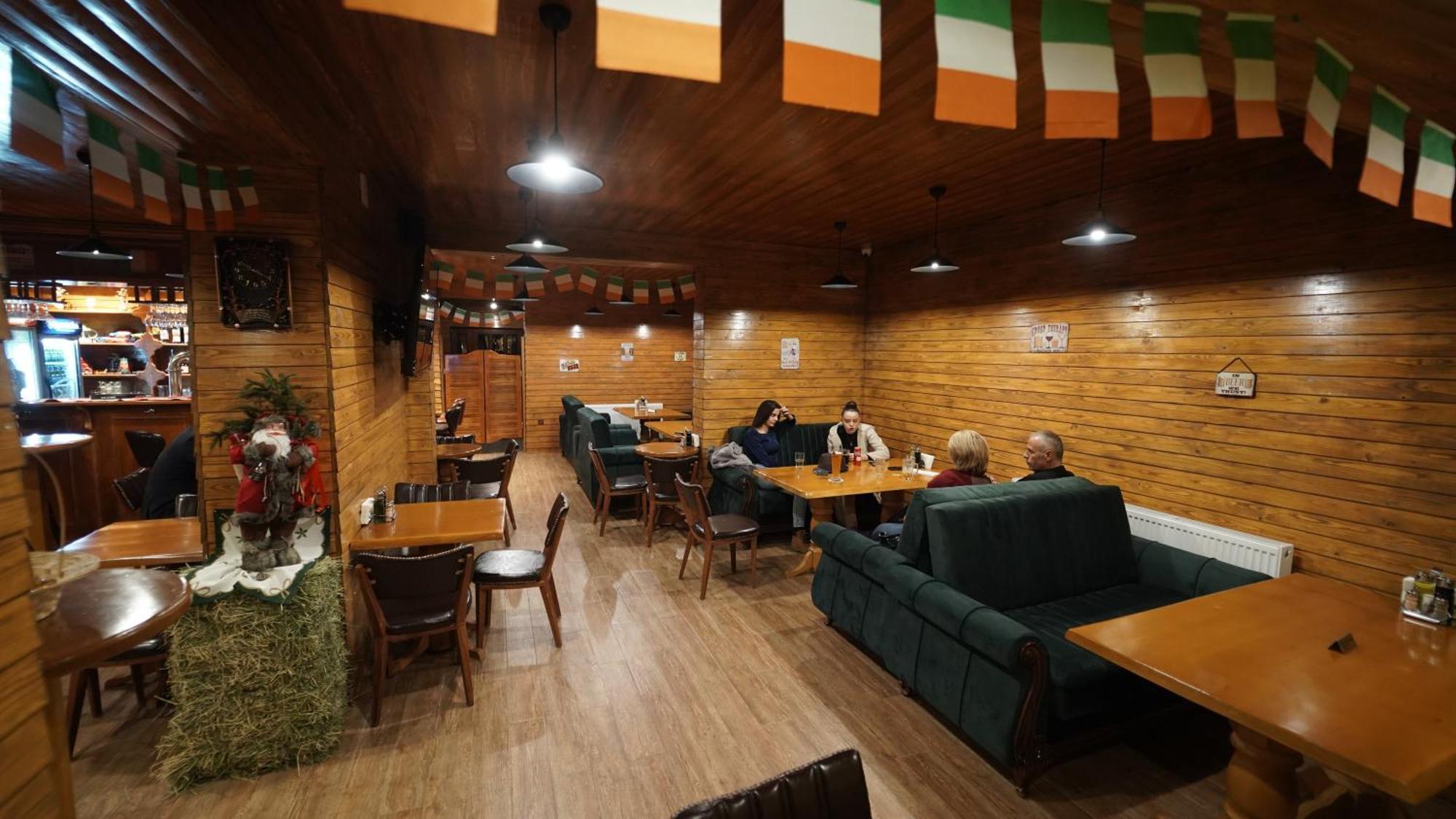 Madigan'S Hotel Kosovo Polje Exteriör bild